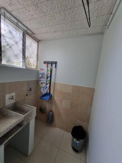 Apartamento Edificio Los Delfines Богота Екстериор снимка