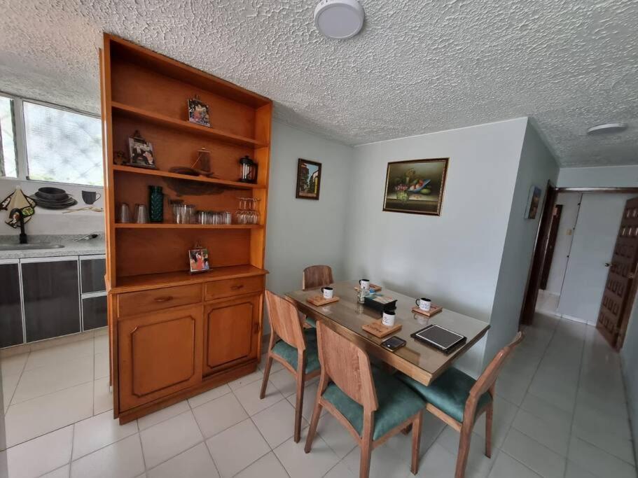 Apartamento Edificio Los Delfines Богота Екстериор снимка